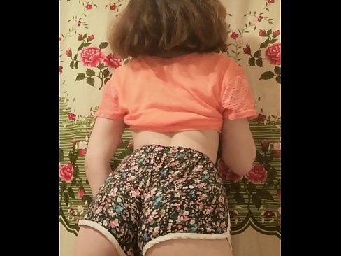 ❤️ Tânără sexy care se dezbracă de pantaloni scurți în fața camerei de filmat ❤️❌  at us ro.fullpornercom.ru ﹏